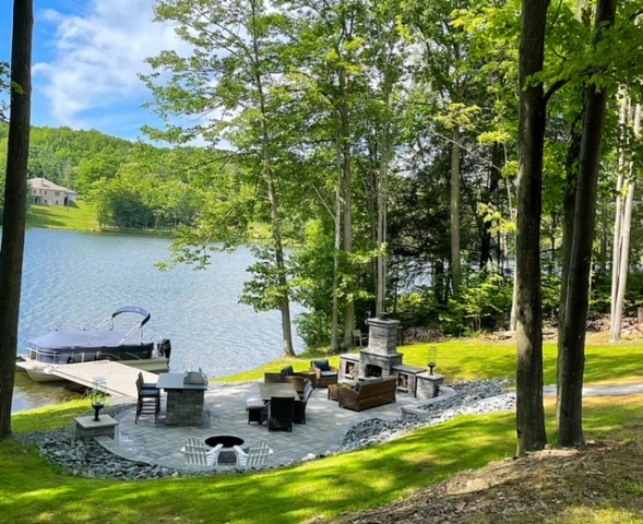 lakeside patio (3)